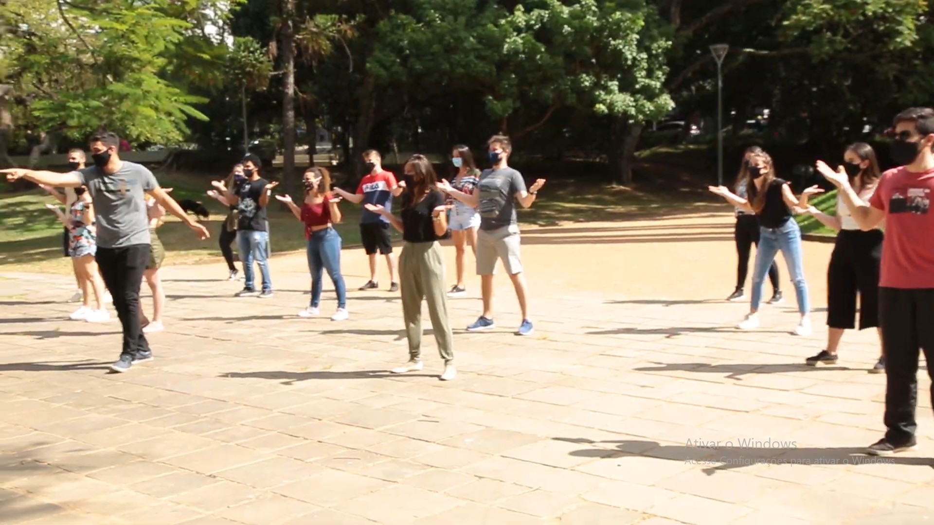 Flashmob realizado em uma praça de Porto Alegre no final da pandemia, onde foi realizado um pedido de Casamento